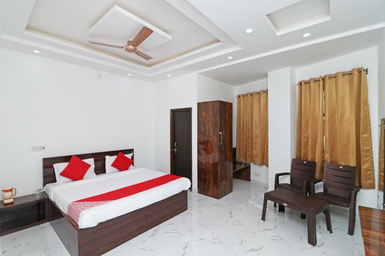 Oyo 29755 Hotel Jammu Airlines エクステリア 写真